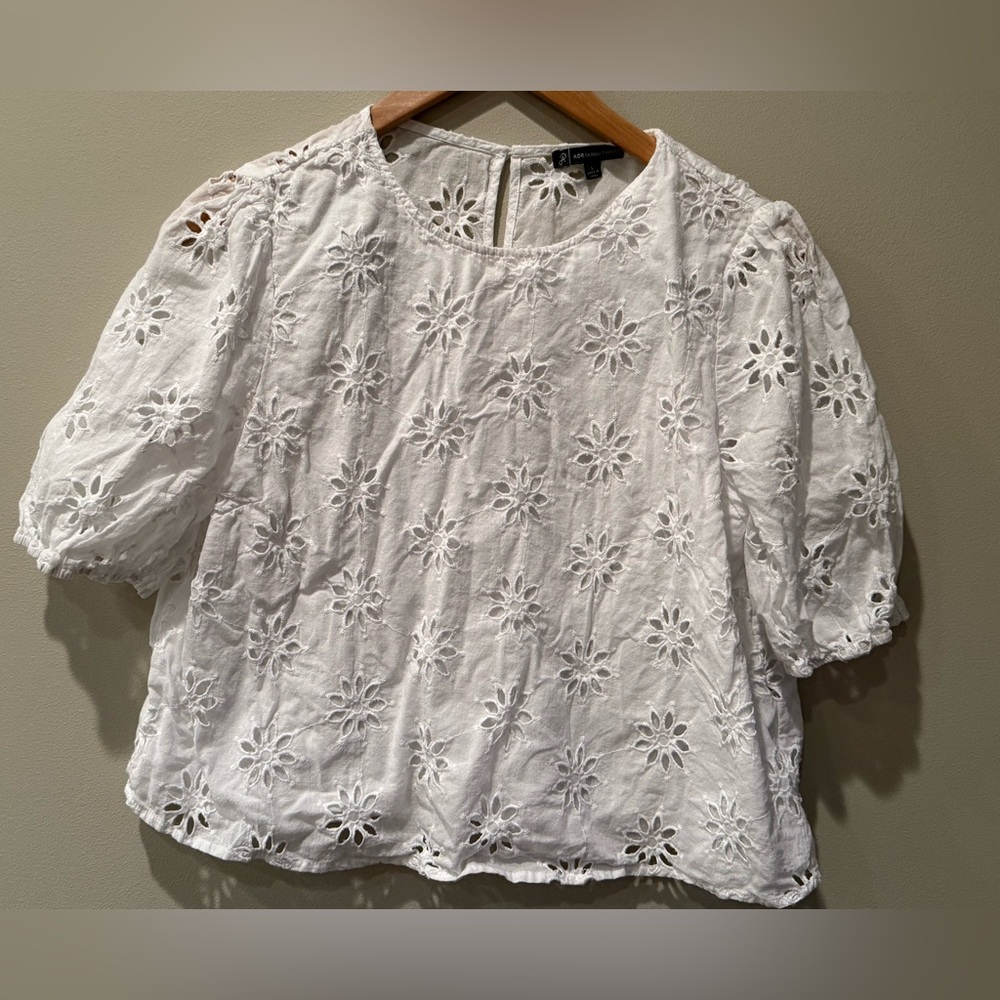 Adrianna Papell White Embellished Puff Sleeve Blouse Size Large‎ Floral Eyelet